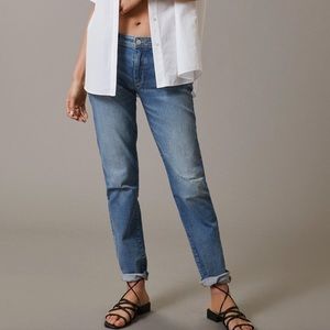 Pilcro size 28 Mid-Rise Boyfriend Jeans Byram Wash Exclusive to Anthropologie
